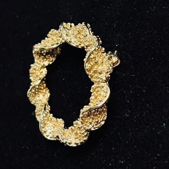 Vintage Emmons Gold Tone Textured And Twisted Wreath Brooch (5169) - Picture 2 of 6